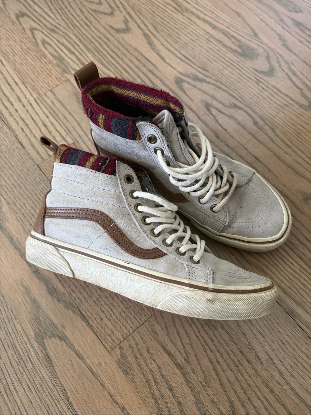 High-Top Vans - Picture 2 of 5